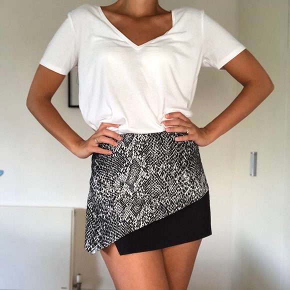 Topshop color block snake print Mini Skort NWOT - Picture 1 of 4